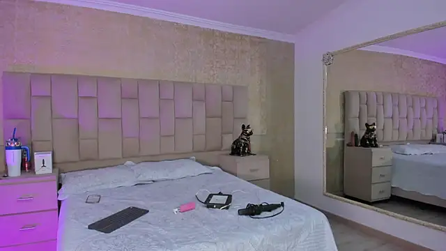 Snapshot of EmmaTorres_ chatting on February 2025 09:02:01 PM EmmaTorres online show from February 2025 09:02:01 PM