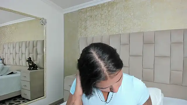 Snapshot of EmmaTorres_ chatting on September 2025 08:41:01 PM EmmaTorres online show from September 2025 08:41:01 PM