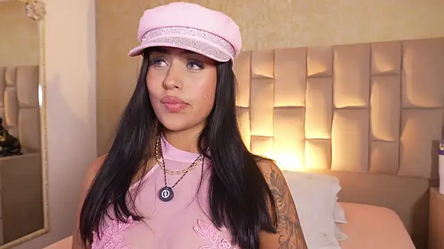 Snapshot of EmmaTorres_ chatting on November 2025 08:30:02 PM EmmaTorres online show from November 2025 08:30:02 PM