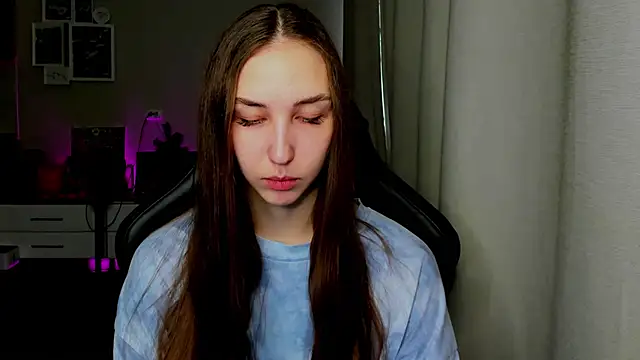 Sm0ly online show from May 2026 03:47:02 AM