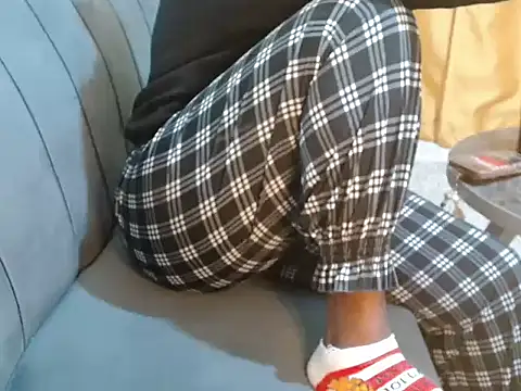 leslysexygirl online show from November 2025 05:00:02 AM