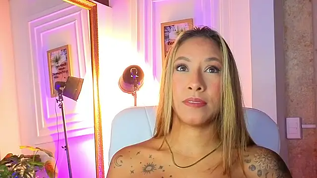 AlessiaLondon online show from April 2026 10:07:01 AM