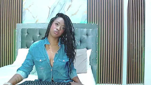 Snapshot of AshleyMontana chatting on December 2025 02:46:02 PM AshleyMontana online show from December 2025 02:46:02 PM