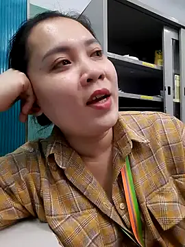 Benlla2802 online show from December 2024 05:31:01 PM