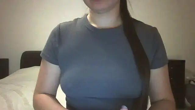 Snapshot of VanesaJewelz chatting on December 2024 08:01:02 PM VanesaJewelz online show from December 2024 08:01:02 PM