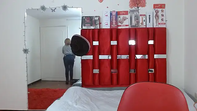 krystal thomson online show from October 2025 04:04:01 PM