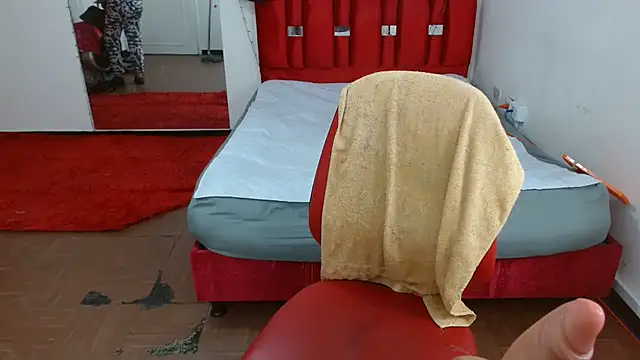 krystal thomson online show from November 2025 07:58:01 PM