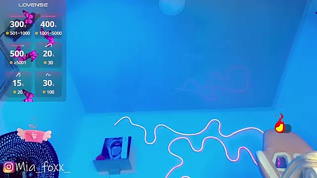 Mia foxx  online show from March 2025 12:17:02 AM