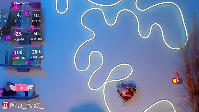 Mia foxx  online show from March 2025 12:07:02 AM