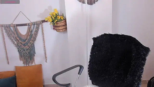 anaruiz  online show from September 2025 09:27:02 PM