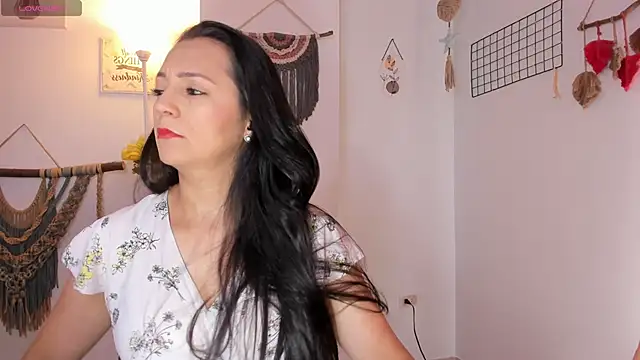 Snapshot of anaruiz_ chatting on February 2026 09:48:02 PM anaruiz online show from February 2026 09:48:02 PM