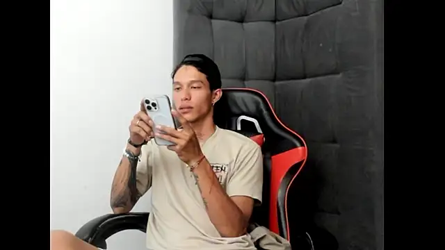 TommyGun 22 online show from February 2026 01:01:02 AM