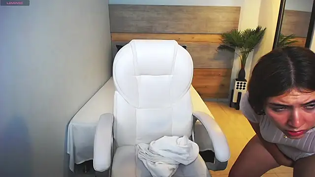 liseth fox online show from February 2025 02:32:02 AM