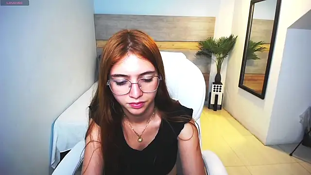 liseth fox online show from March 2025 02:10:02 AM