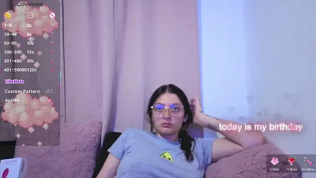 Snapshot of lessliee22_ chatting on May 2026 07:37:02 AM lessliee22 online show from May 2026 07:37:02 AM