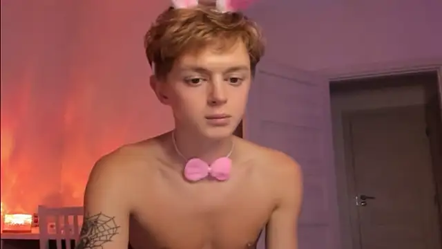 agelandreww online show from November 2025 02:19:01 PM