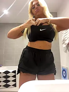 Snapshot of Arabellalee23 chatting on December 2024 02:04:01 PM Arabellalee23 online show from December 2024 02:04:01 PM