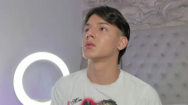 Kev jenner online show from September 2025 07:46:02 PM