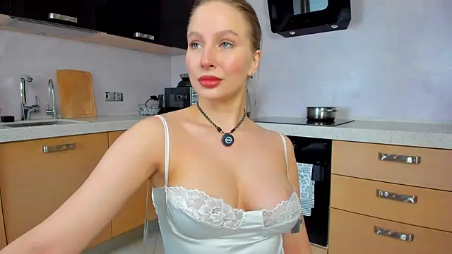 Snapshot of AnnLevine chatting on June 2026 07:13:01 AM AnnLevine online show from June 2026 07:13:01 AM