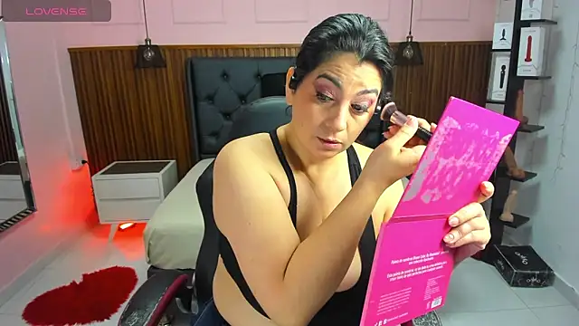 Snapshot of MEYLAGIA chatting on February 2026 03:18:01 AM MEYLAGIA online show from February 2026 03:18:01 AM