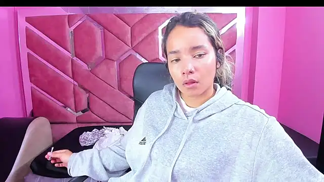 Olivia Fox69 online show from February 2025 03:40:01 AM