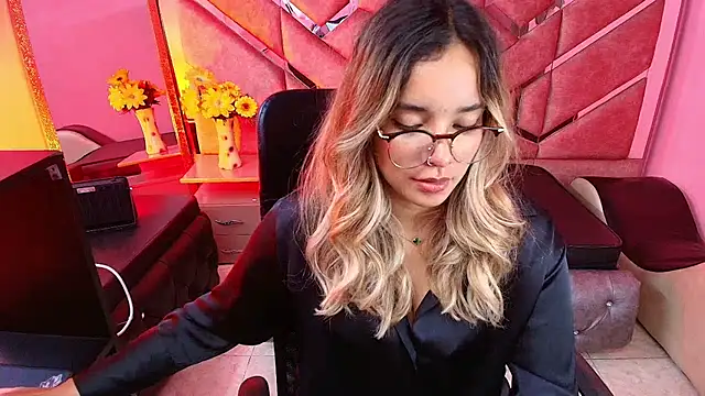 Olivia Fox69 online show from November 2025 04:44:01 AM