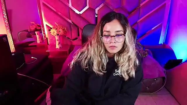 Olivia Fox69 online show from November 2025 03:38:01 AM