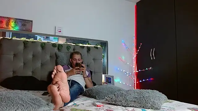 parejacaliente20154 online show from December 2024 12:09:02 PM