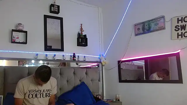 parejacaliente20154 online show from March 2025 12:01:02 PM