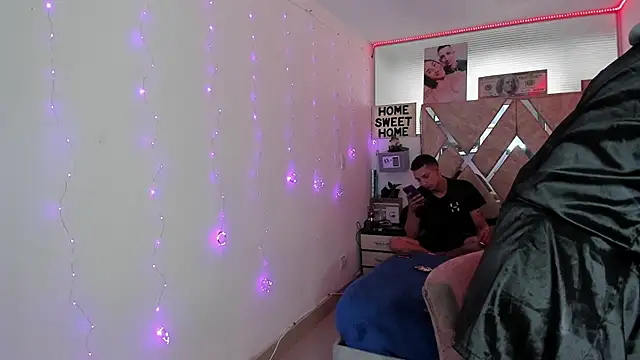 parejacaliente20154 online show from February 2026 04:04:02 PM