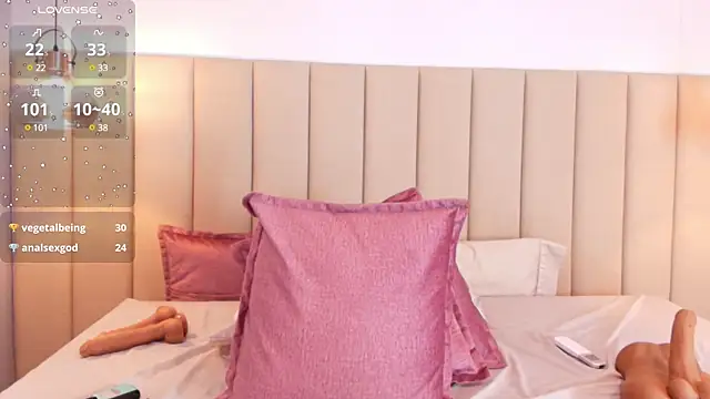 Snapshot of Leamonroe__ chatting on February 2025 04:16:02 PM Leamonroe online show from February 2025 04:16:02 PM