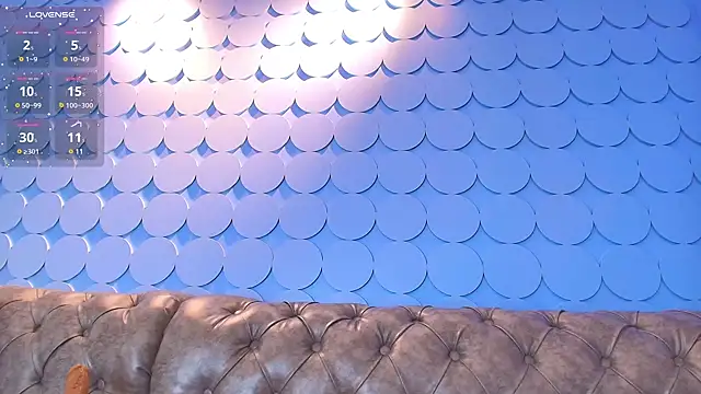 Snapshot of Leamonroe__ chatting on February 2025 02:46:02 PM Leamonroe online show from February 2025 02:46:02 PM