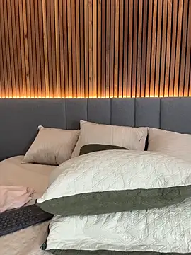 EmiilyAdams  online show from October 2025 10:22:01 PM