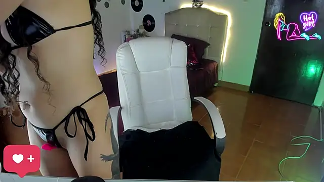 Snapshot of vampirellaa_crazy_ chatting on June 2026 08:02:01 PM vampirellaa crazy online show from June 2026 08:02:01 PM