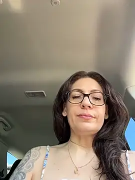 Snapshot of BeautifulMesss chatting on June 2026 03:58:02 PM BeautifulMesss online show from June 2026 03:58:02 PM