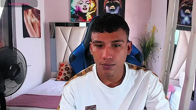 Backsex boy online show from February 2025 04:14:01 PM