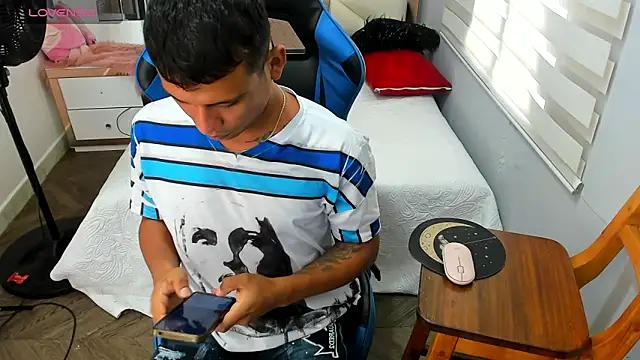 Backsex boy online show from October 2025 01:08:02 PM