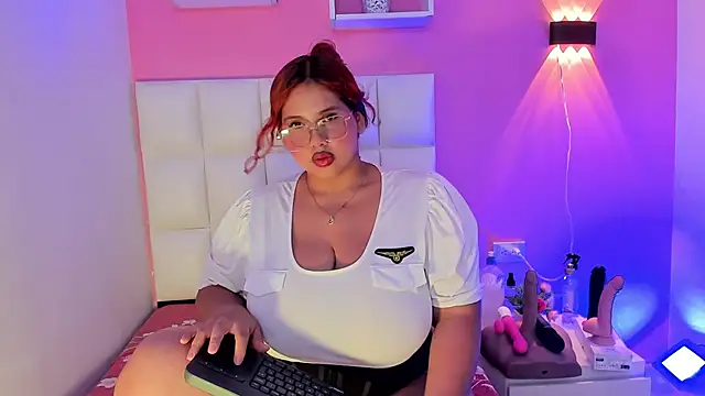 Alanna hot3 online show from October 2025 07:26:01 PM