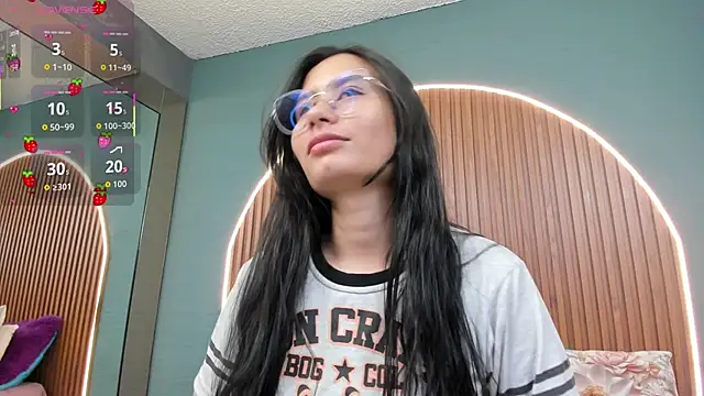 NayeCloud online show from October 2025 03:40:02 AM