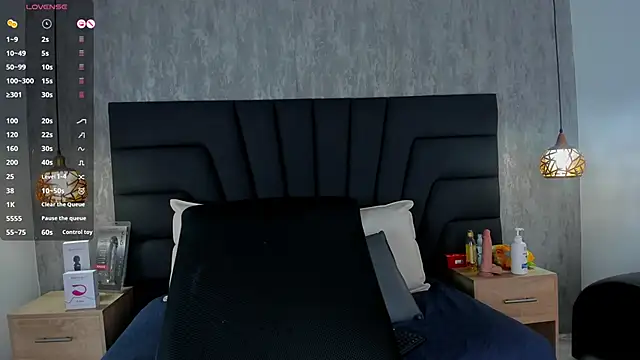 Sabrina Lennox online show from March 2025 01:43:02 AM