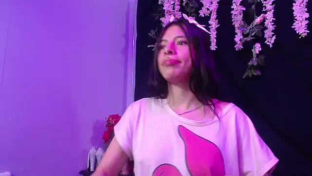 Snapshot of Sasha_Petitte chatting on March 2025 05:53:01 AM Sasha Petitte online show from March 2025 05:53:01 AM