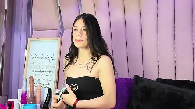 Snapshot of Sasha_Petitte chatting on September 2025 04:14:01 AM Sasha Petitte online show from September 2025 04:14:01 AM