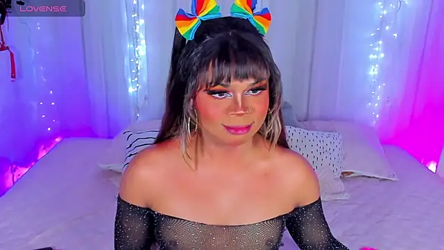 Snapshot of CuteRomi chatting on January 2025 05:08:01 AM CuteRomi online show from January 2025 05:08:01 AM