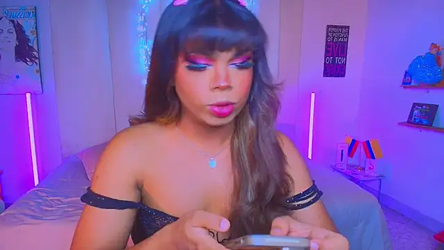 Snapshot of CuteRomi chatting on September 2025 11:27:02 PM CuteRomi online show from September 2025 11:27:02 PM