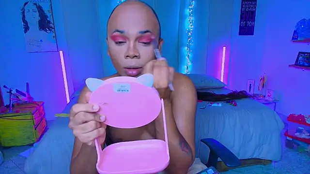 Snapshot of CuteRomi chatting on September 2025 03:44:01 AM CuteRomi online show from September 2025 03:44:01 AM