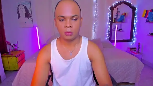 Snapshot of CuteRomi chatting on October 2025 05:40:01 AM CuteRomi online show from October 2025 05:40:01 AM