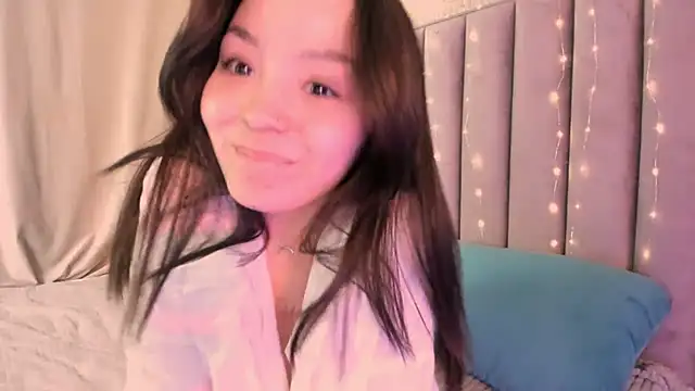 TaiteGloss online show from March 2025 10:19:02 PM