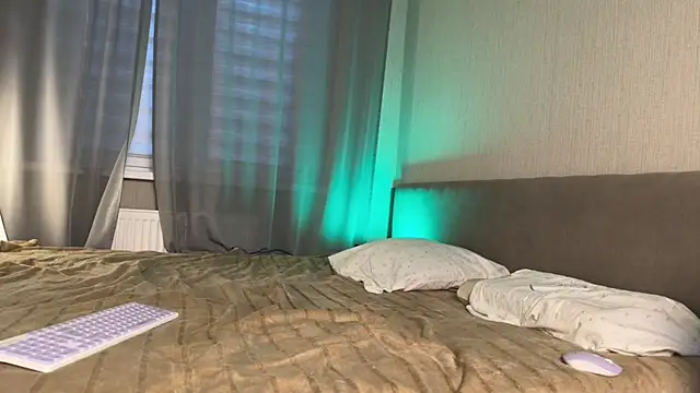 weshycouple online show from October 2025 07:14:02 PM