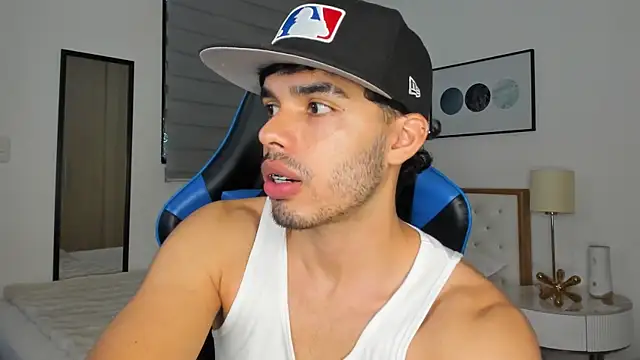 mateoleonee online show from December 2024 03:11:02 PM