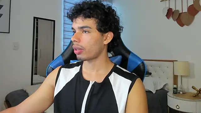 mateoleonee online show from February 2025 06:26:01 PM